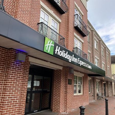 达洛尼加大学区智选假日套房酒店 外观 照片