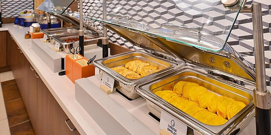 达洛尼加大学区智选假日套房酒店 外观 照片